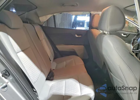 2022 Kia Rio Lx z USA, uszkodzony, nr VIN 3KPA24AD4NE488021